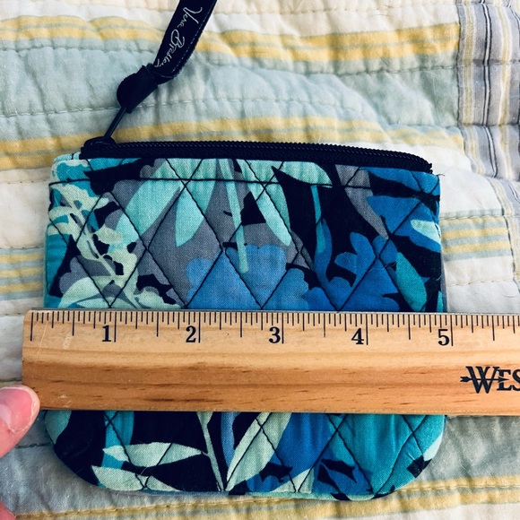 VERA BRADLEY Tote with 2 matching ZIPPER POUCHES (in CAMO FLORAL pattern) - Picture 8 of 13